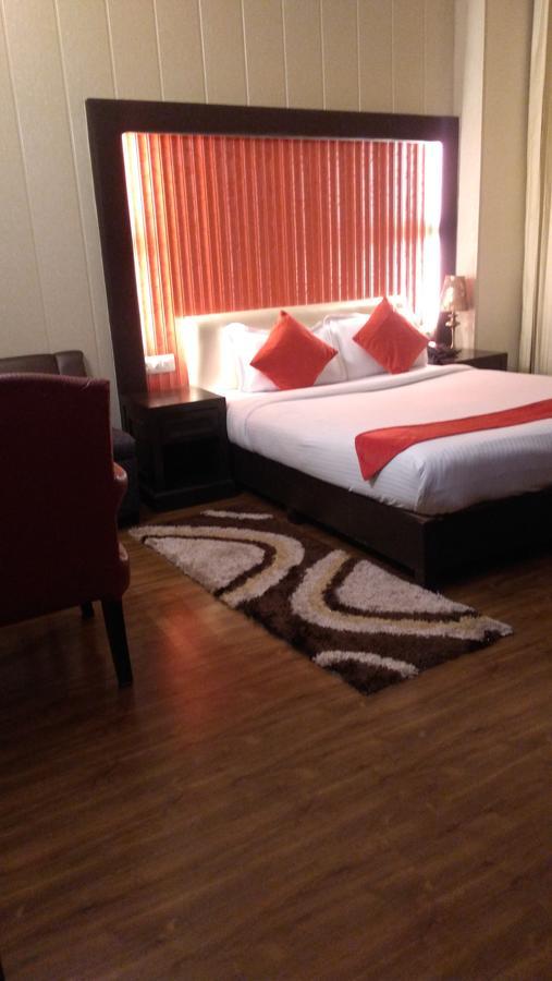 Hotel Bizzotel Gurgaon Exterior foto