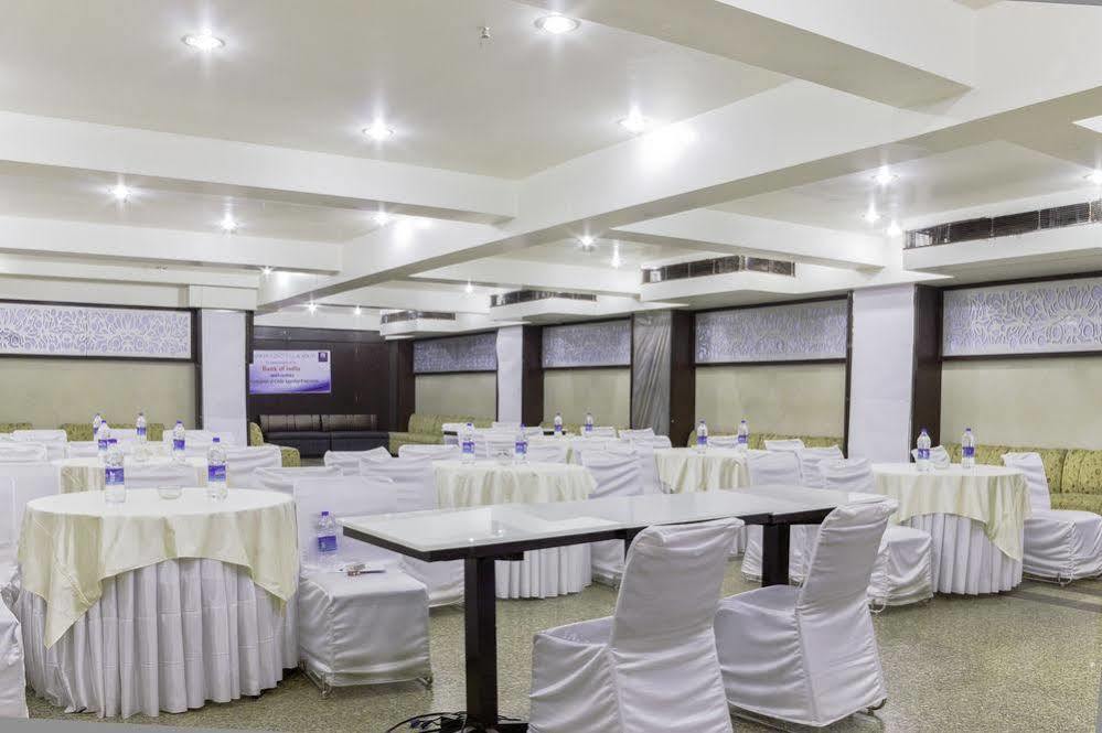 Hotel Bizzotel Gurgaon Exterior foto