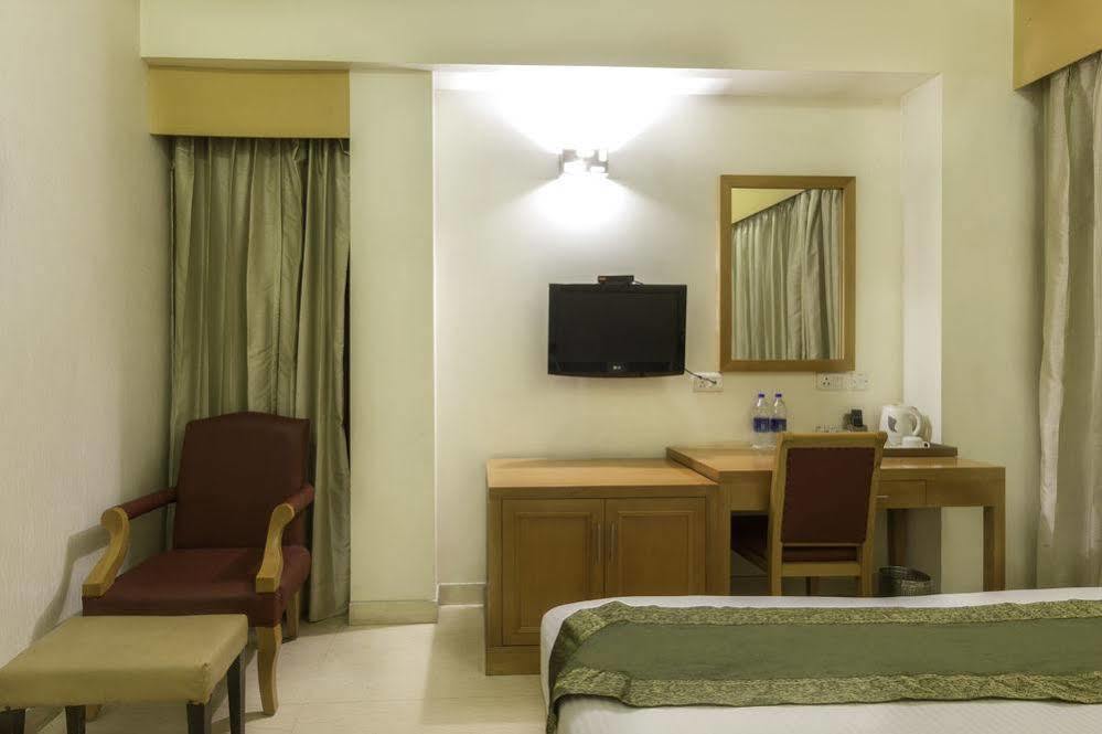 Hotel Bizzotel Gurgaon Exterior foto
